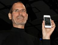 Steve-Jobs-iPhone-2010.png